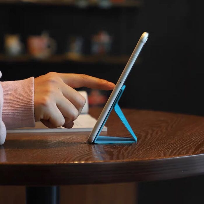 Invisible Stands MOFT